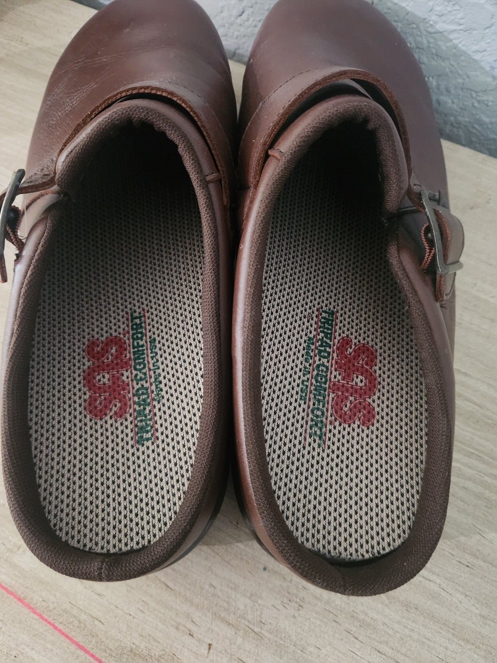 SAS Brown Leather Clogs - Picture 3 of 5